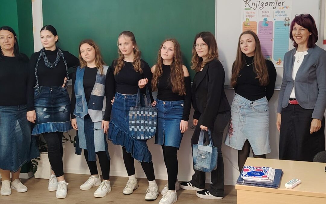 Mini-modna revija prikazana na stručnom skupu
