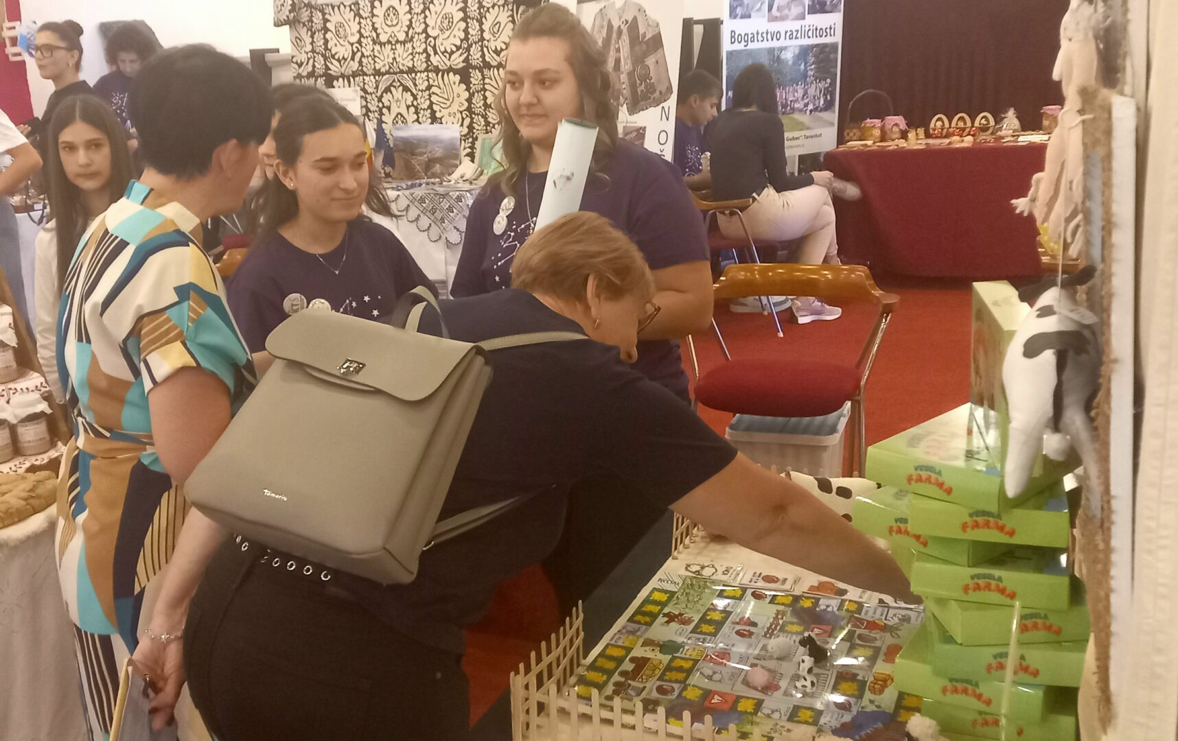 Povjerenstvo na izložbenom štandu