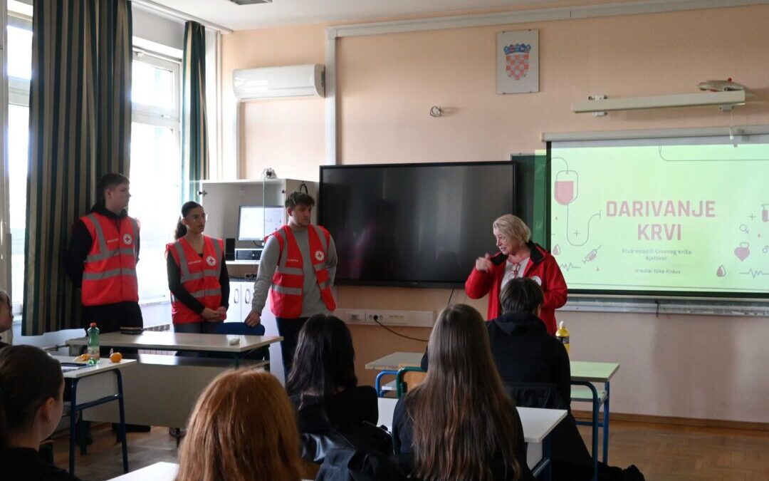 Maturanti iz 4. b volontirali za Crveni križ!