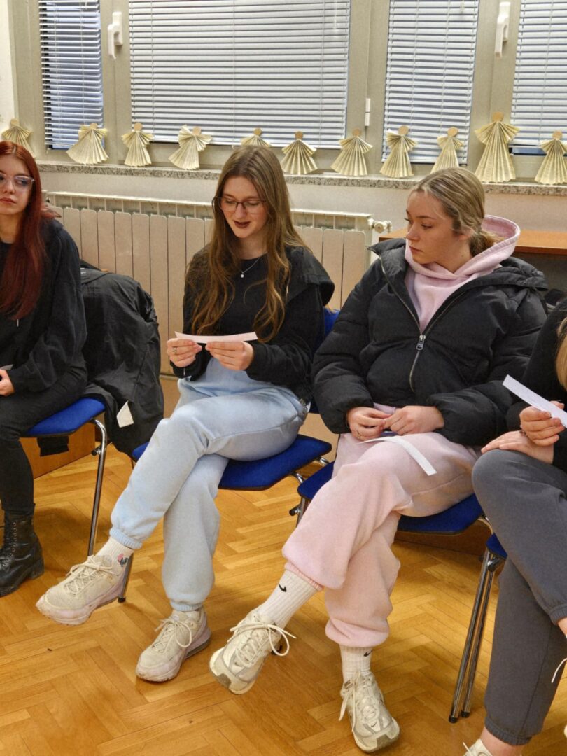 cbbcb701-2a1f-4caf-8743-02e69de996d7