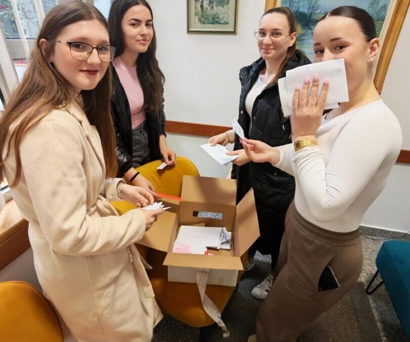 Valentinovo u našoj školi: Poruke koje spajaju i razveseljavaju